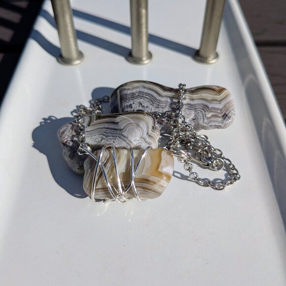 Mexican Lace Agate Wire Wrap Necklace - Picture 9 of 13